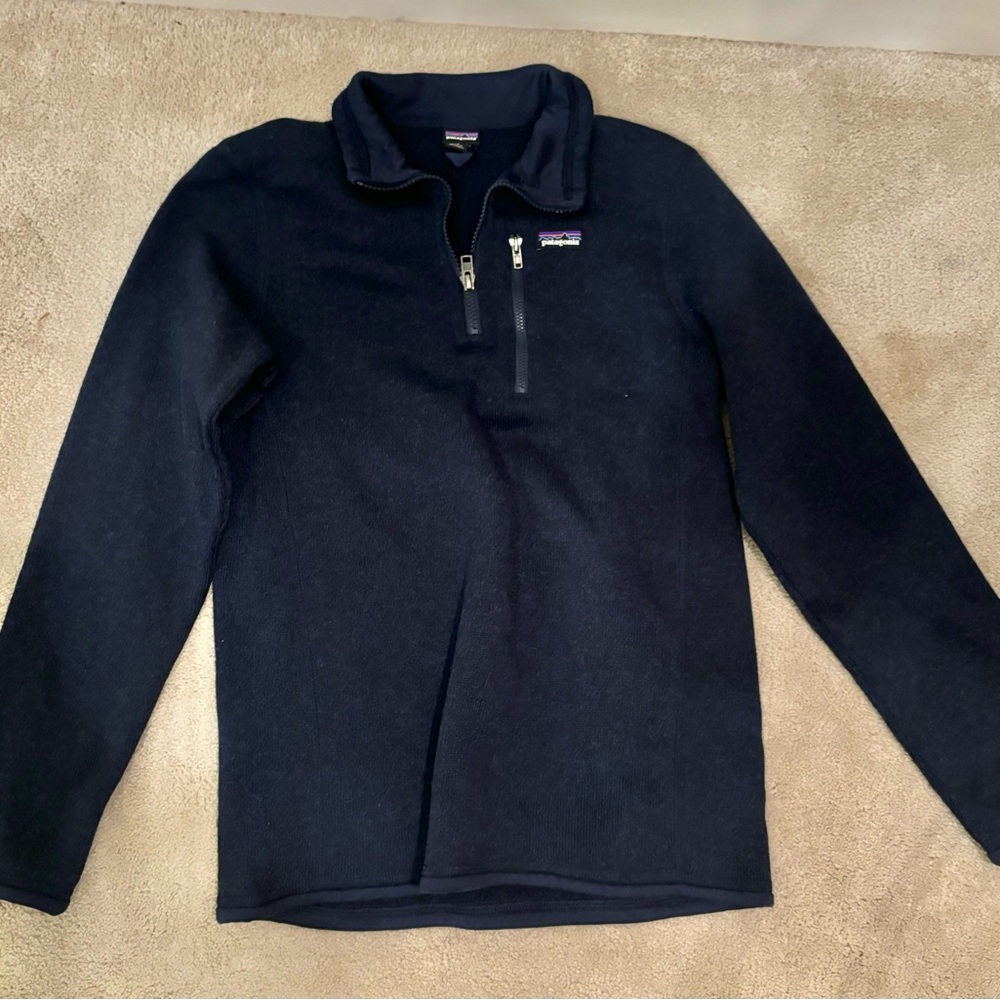 Youth Patagonia 1/4 better sweater. Navy